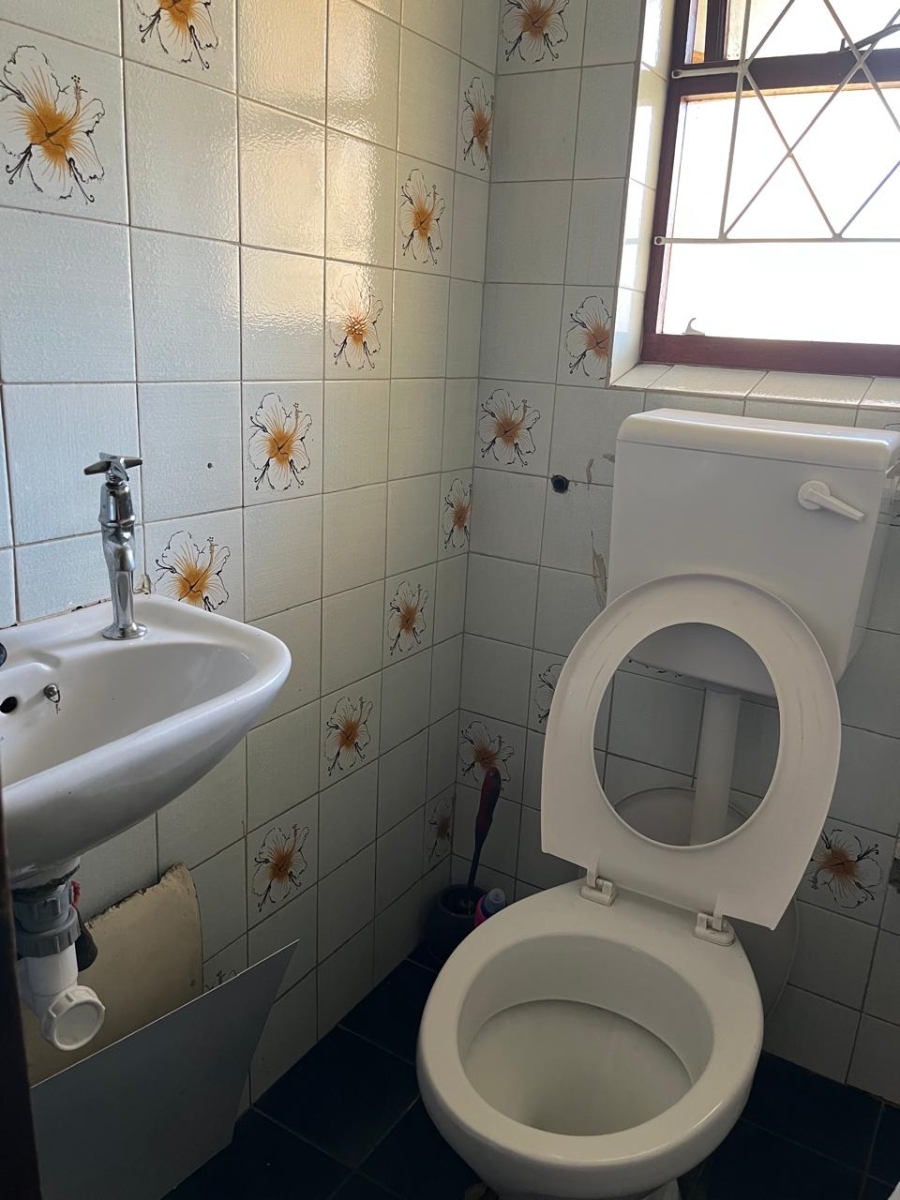  Bedroom Property for Sale in Cravenby Western Cape